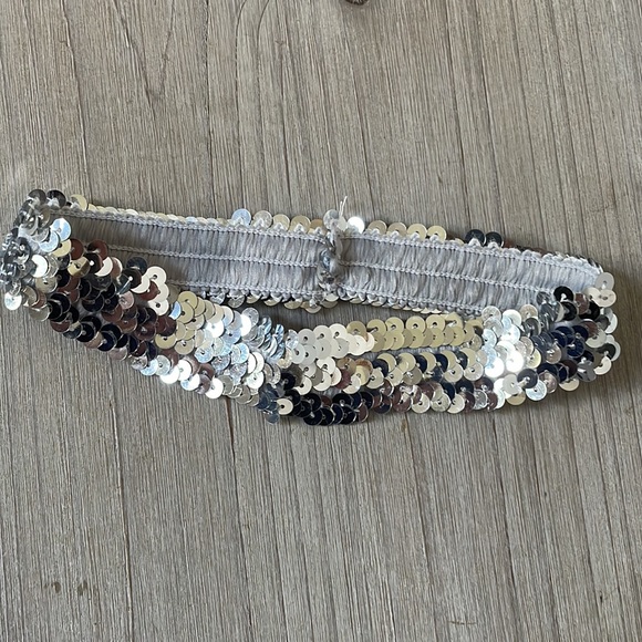 4 NEW Stretch Sequin Headbands - Picture 2 of 6